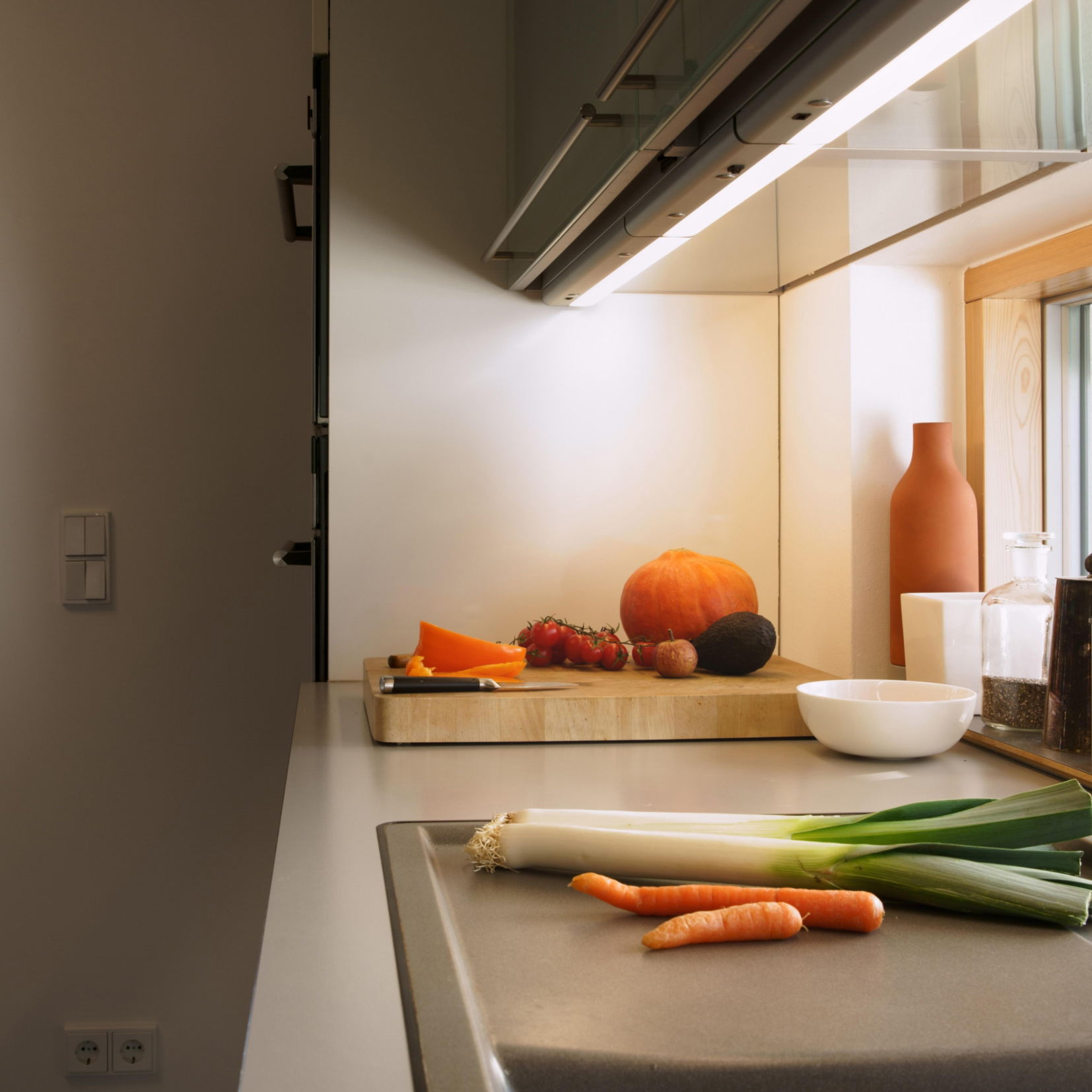 LEDVANCE LED liniar FLAT ECO 3000K alb cald 300lm 3000K