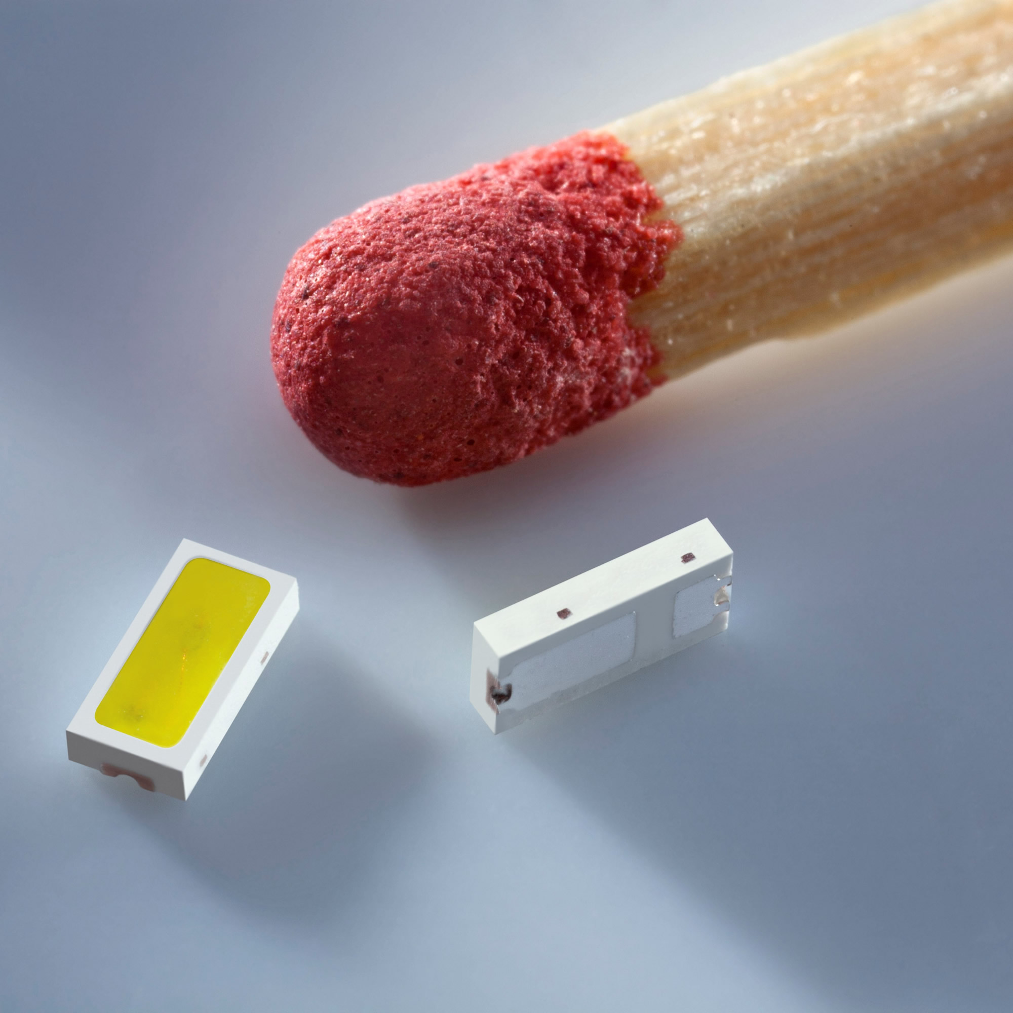 Nichia SMD LED rosu NESR157AT 7lm