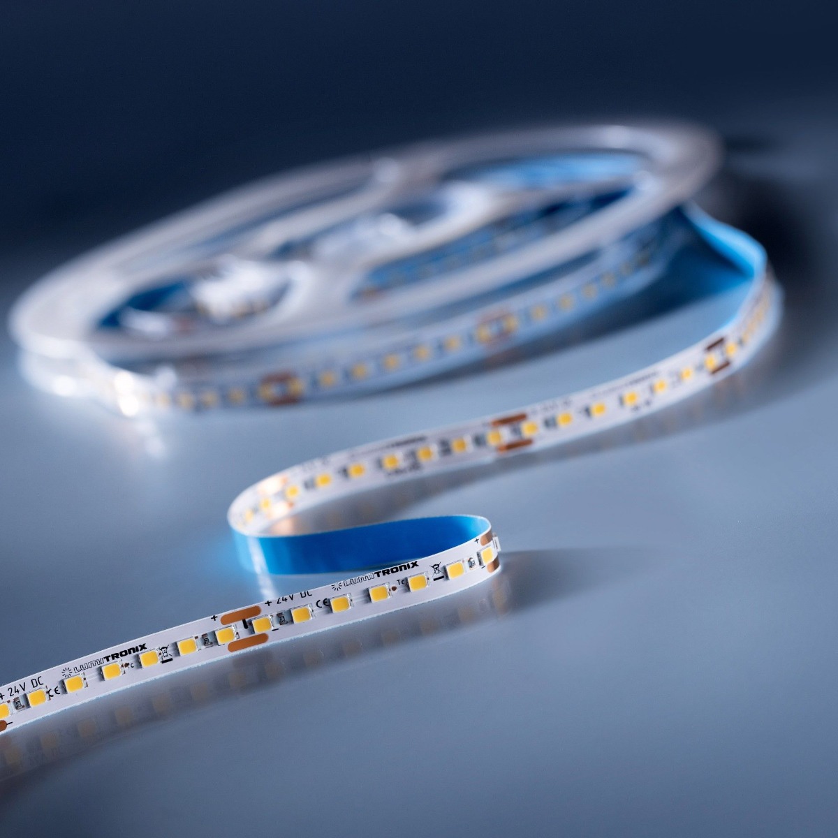 LumiFlex1080 Seoul LED Strip alb pur CRI80 4000K 4900lm 24V 140 LED-uri/m bobină de 5 m (980lm/m 7,2W/m)