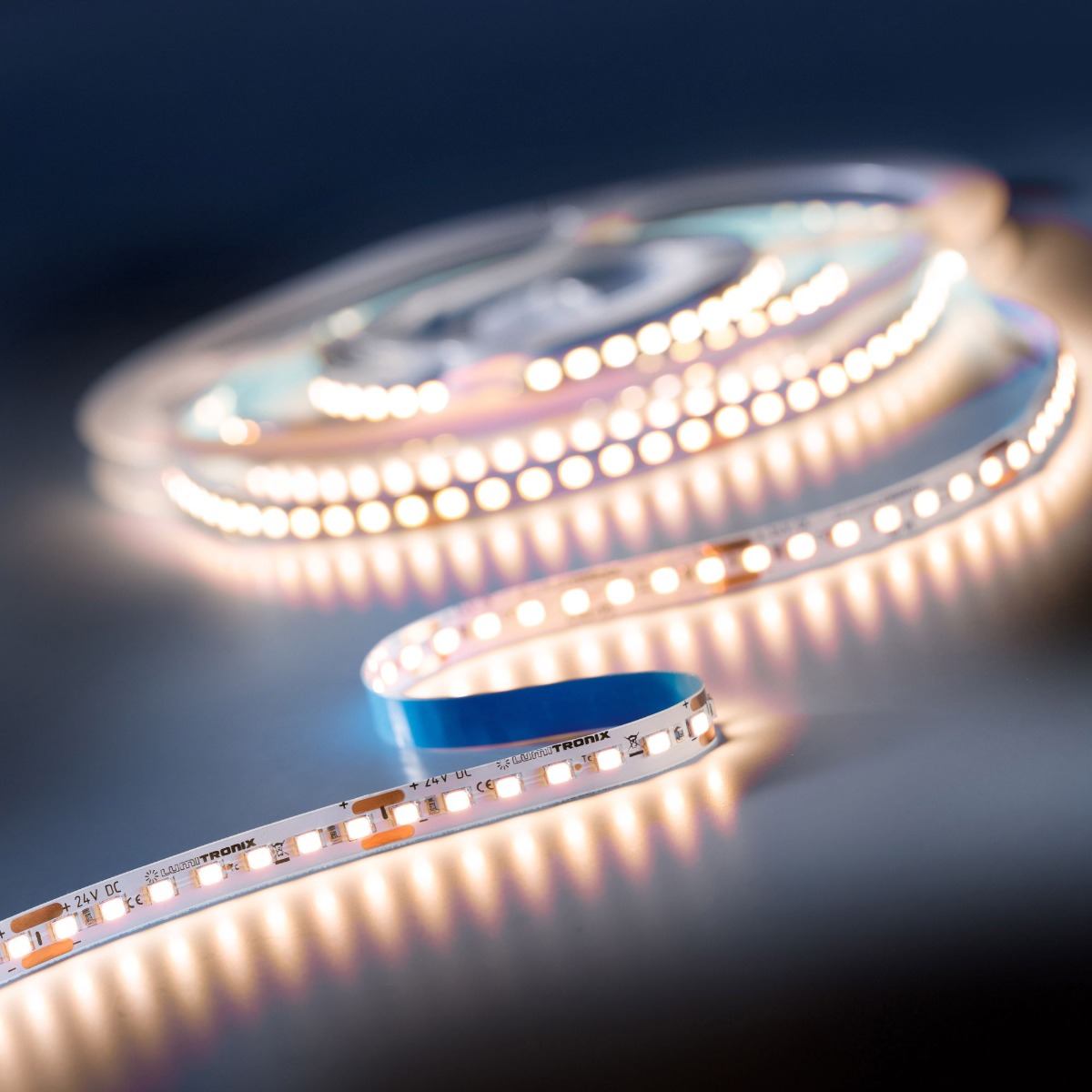 LumProtect IP67 LumiFlex1080 Seoul Bandă LED alb cald CRI80 2700K 4700lm 24V 140 LED-uri/m rolă 5m (840lm/m 7.2W/m)