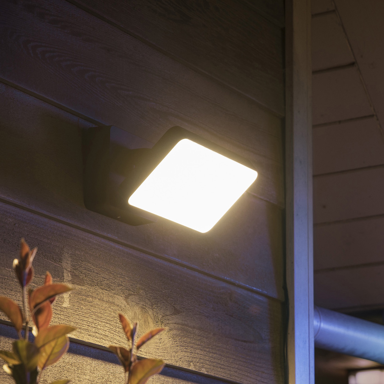 Lampa LED Flood Philips Hue Alb si Culori Discover finisaj negru