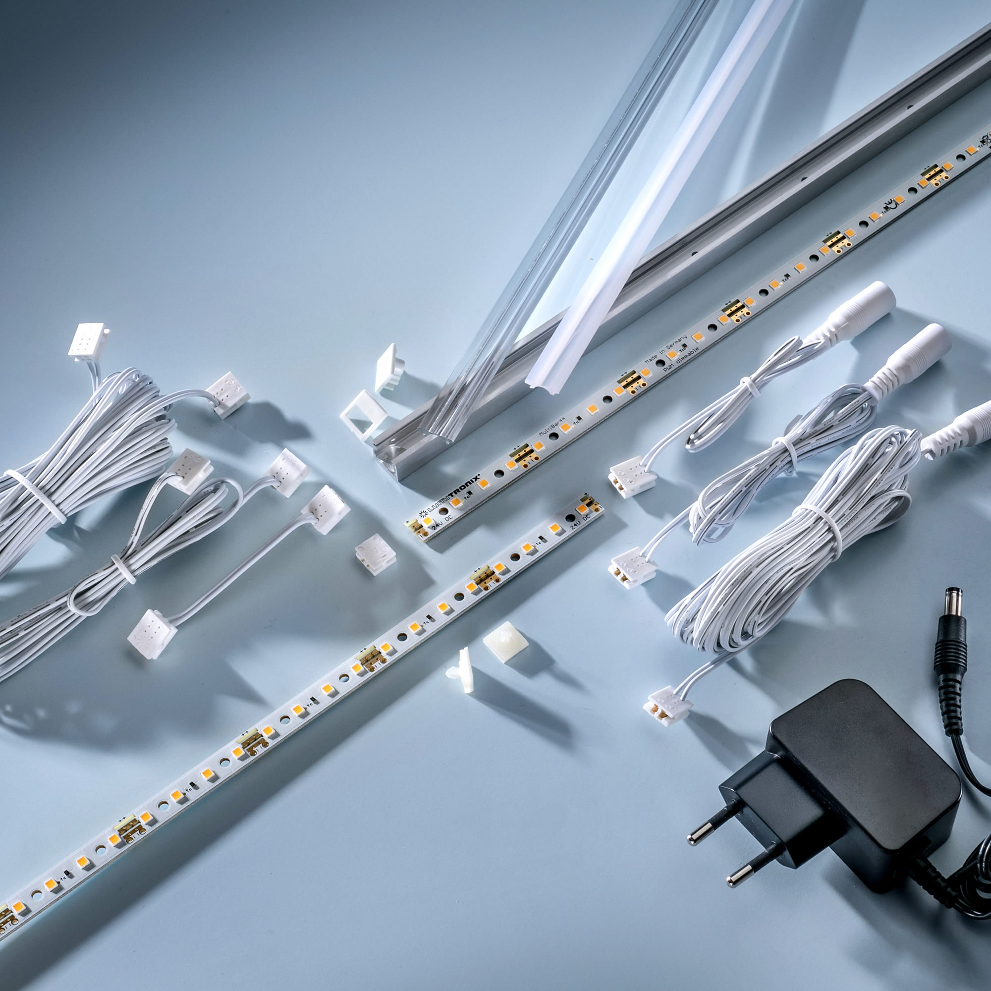 Multibar3090-BE Nichia LED Strip Black Edition alb cald CRI90 3000K 850lm 24V 44 LED-uri 50cm bar (1700lm/m 13W/m)