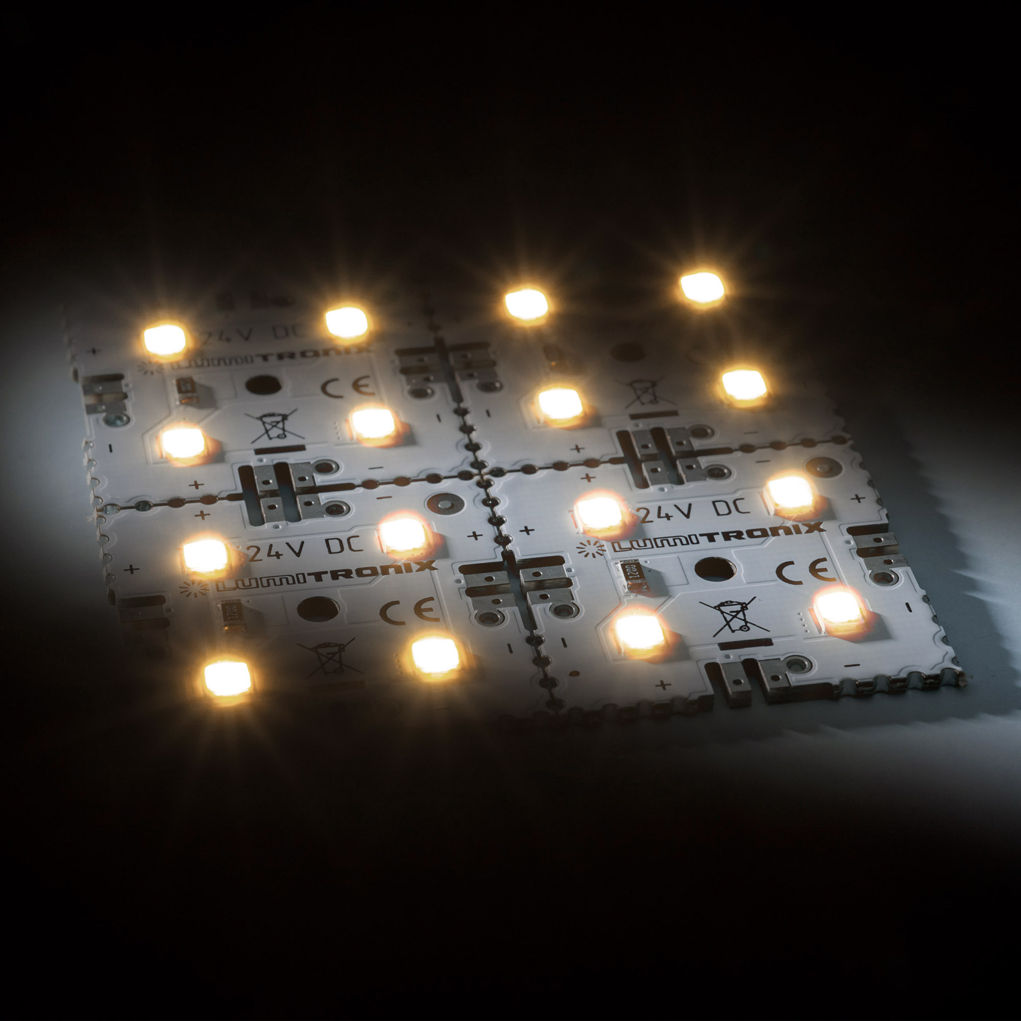MatrixMini-4-4080 Modul LED Nichia (2x2) alb cald 2700K 274lm 16 LED-uri 24V 1.92W 6x6cm (75000 lm/mp)