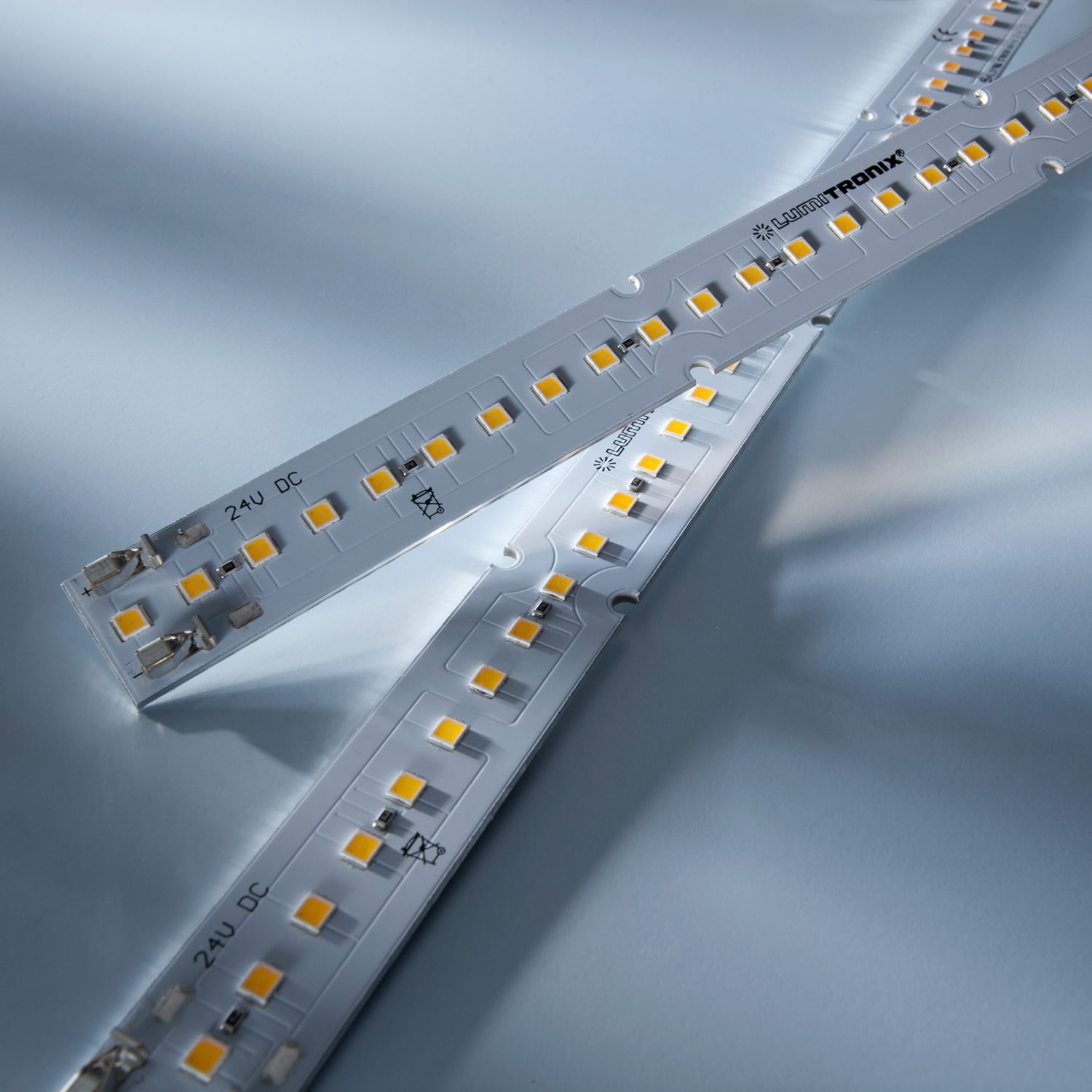 Banda Profesionala Maxline35 alb cald 3000K 1040lm 24V 35 LED-uri Nichia Japonia modul 28cm (3715lm/m si 30W/m)