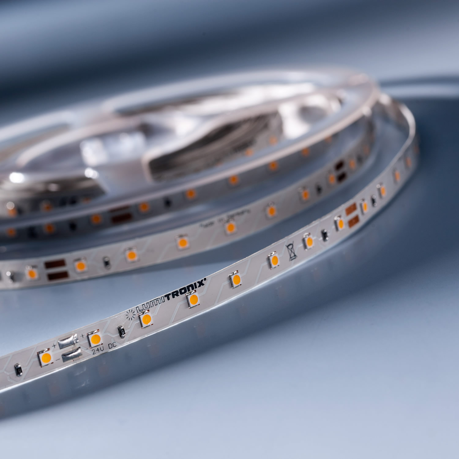LumiFlex 350 Economy LED Strip alb rece 6000K 2125lm 24V 70 LED-uri/m Bobină de 5 m (425lm/m 4.8W/m)