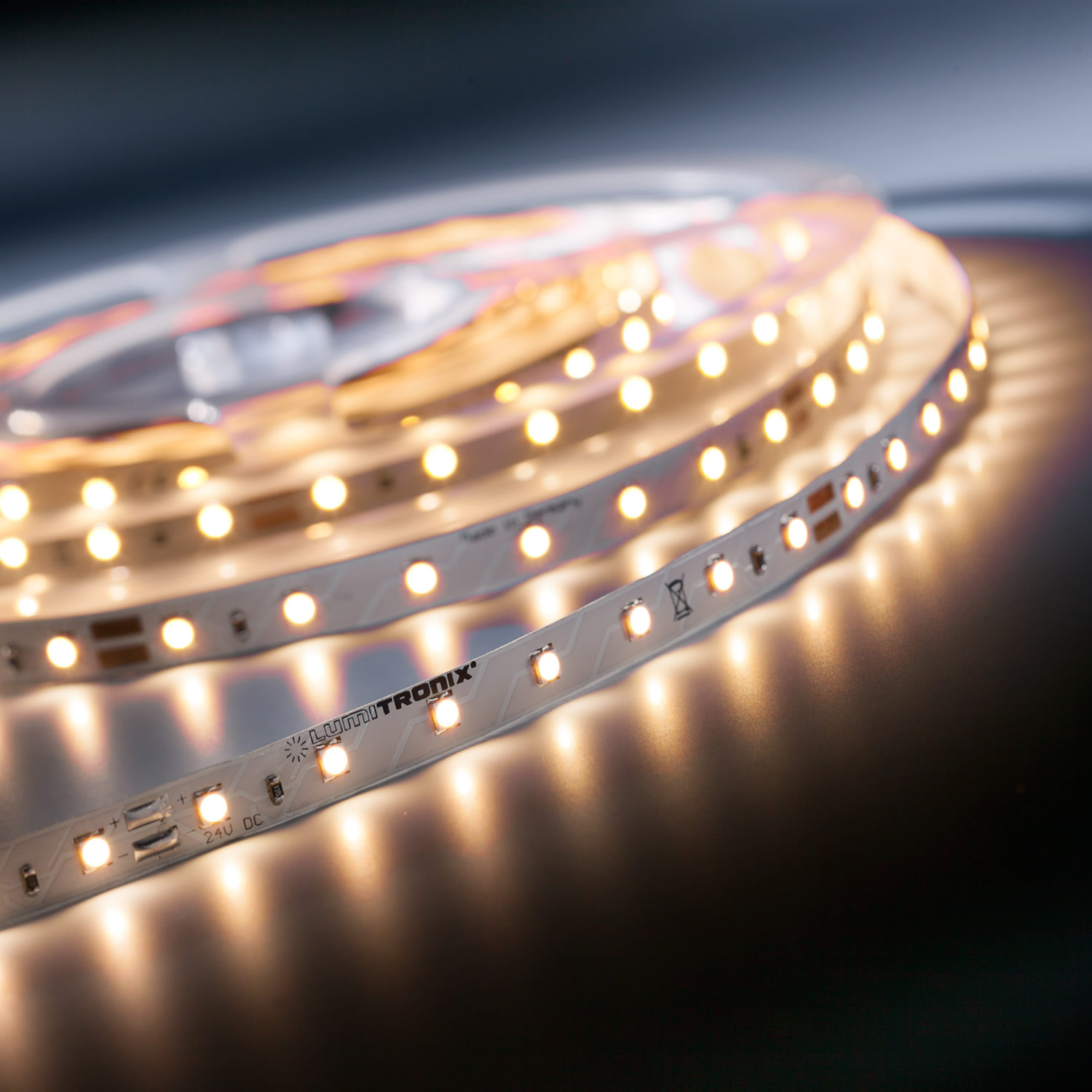 LumiFlex 350 Economy LED Strip alb rece 6000K 2125lm 24V 70 LED-uri/m Bobină de 5 m (425lm/m 4.8W/m)