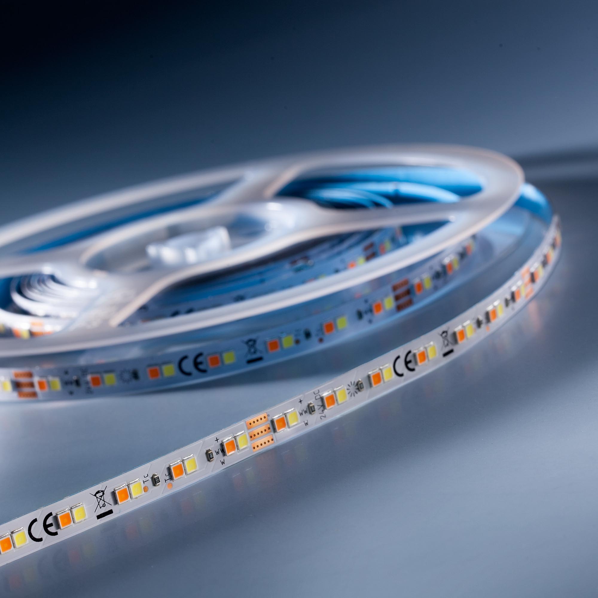 LumiFlexTW-2080 Nichia LED Strip Tunable white 2000-6500K 6980lm 24V 140 LED-uri/m Bobină de 5 m (874+1396lm/m și 9,6W/m)