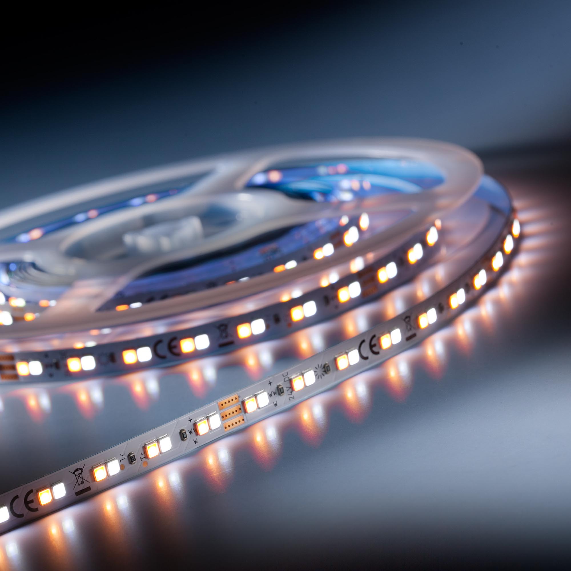 LumiFlexTW-2080 Nichia LED Strip Tunable white 2000-6500K 6980lm 24V 140 LED-uri/m Bobină de 5 m (874+1396lm/m și 9,6W/m)