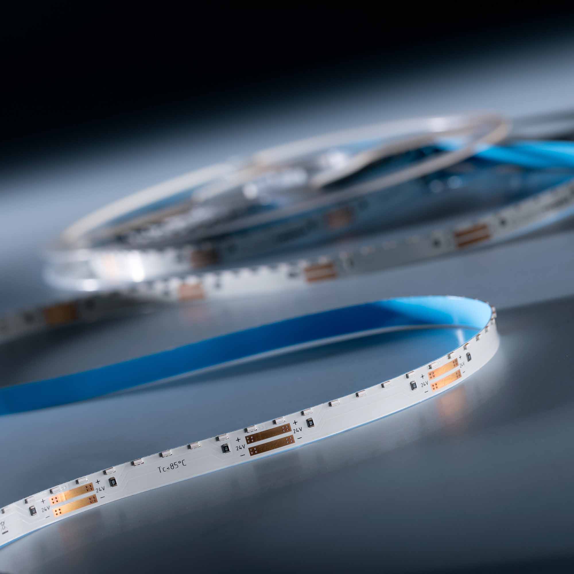 Banda Flexibila Profesionala SideFlex1080 700 LED-uri Nichia Japonia alb cald 2700K 24V rola 5m (680lm/m, 140 LED/m si 9.6W/m)