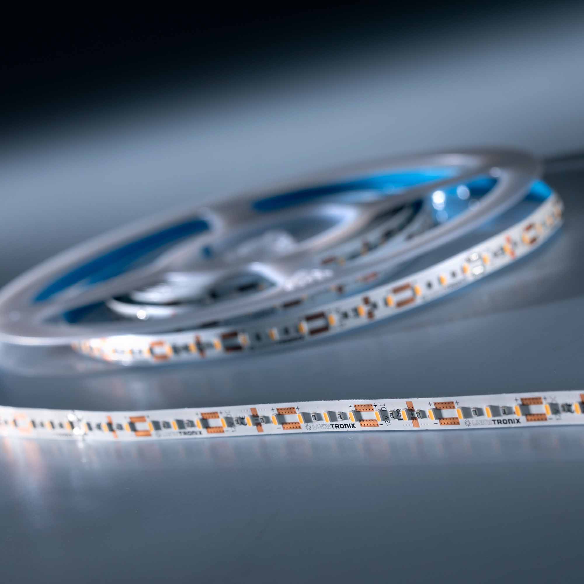 LumiFlex 600 Economy LED Strip alb cald 2700K 2550lm 12V 120 LED-uri/m bobină de 5m (510lm/m 4.4W/m)
