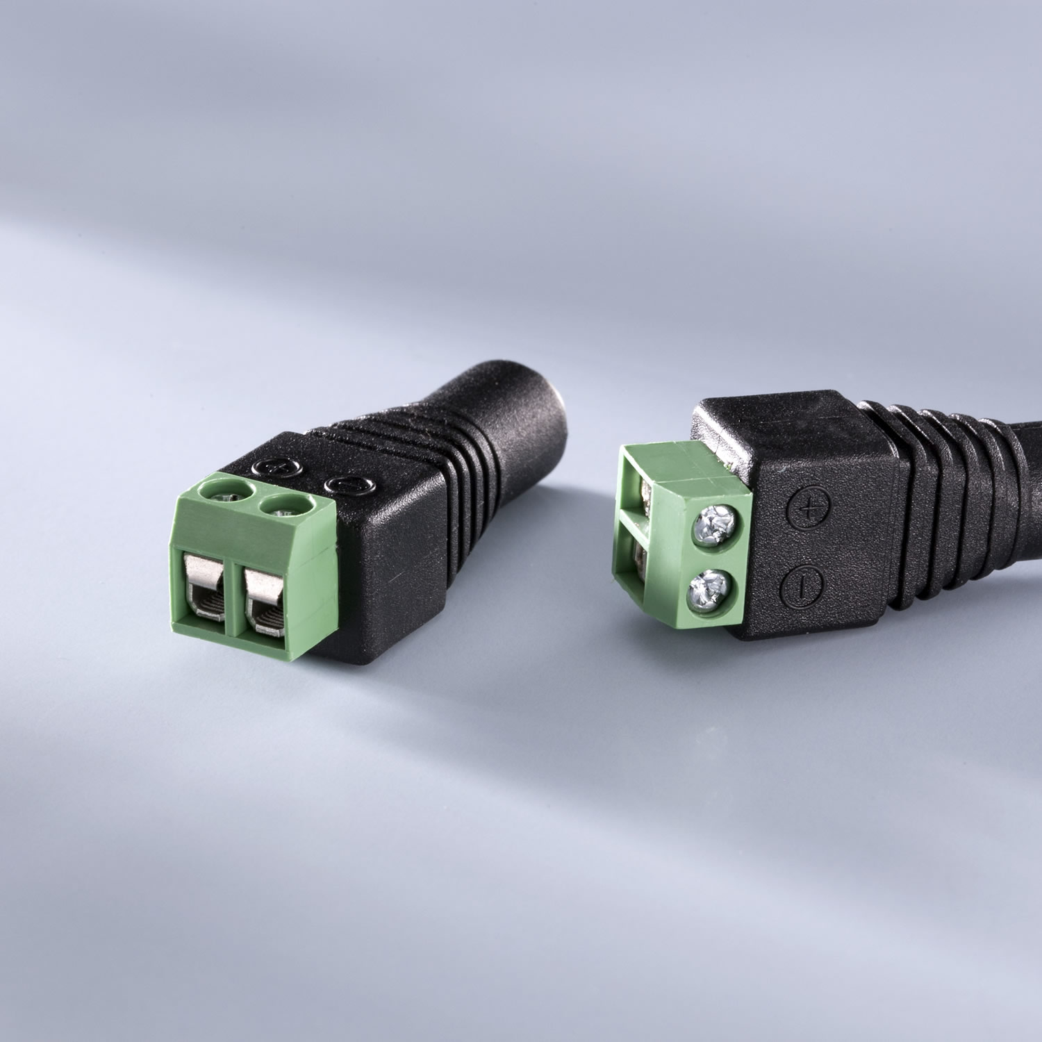 Mufa adaptor cabluri catre mufa de alimentare