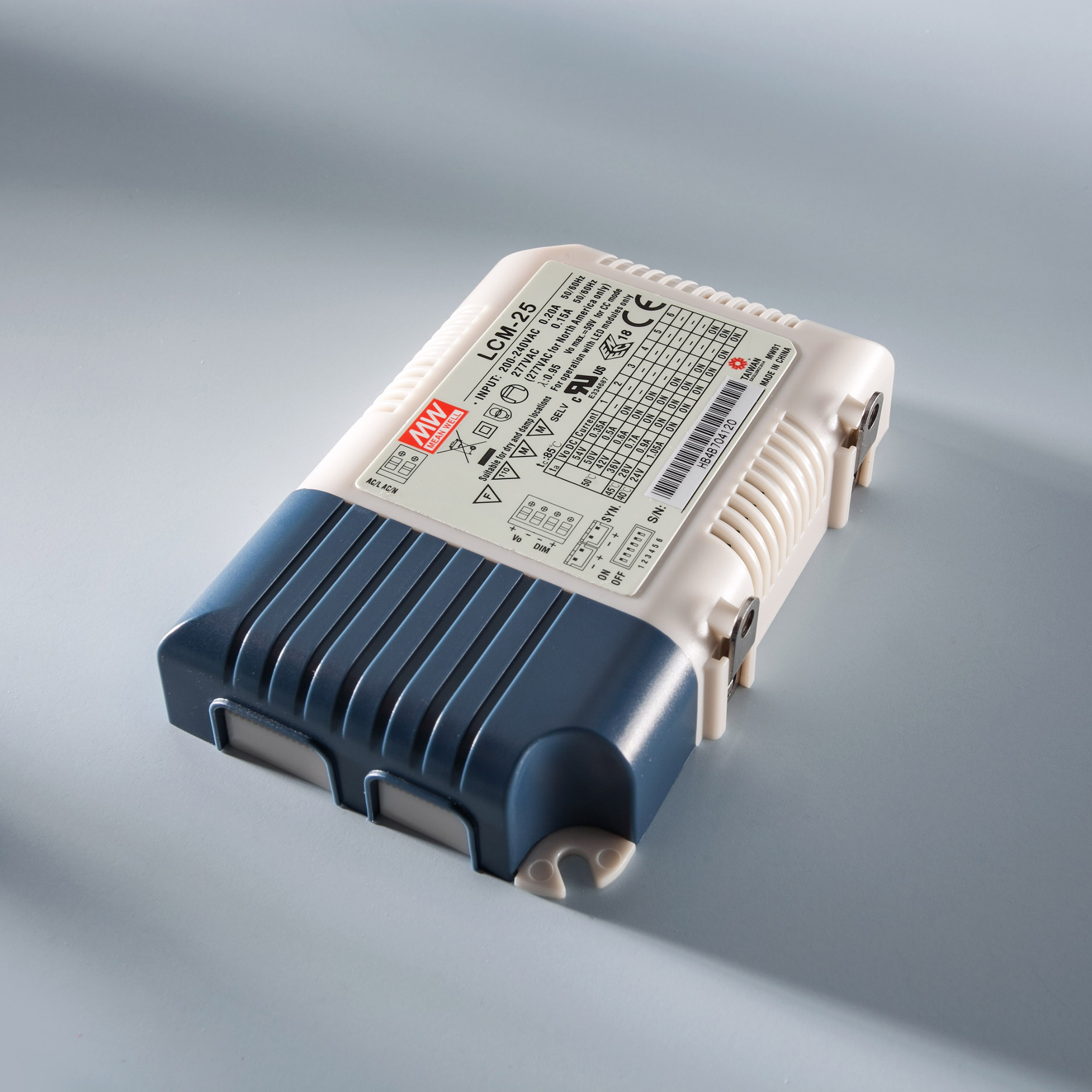 Transformator Driver Profesional de curent constant Mean Well LCM-25 IP20 350 > 1050 mA 230V la 6 > 54VDC DIM