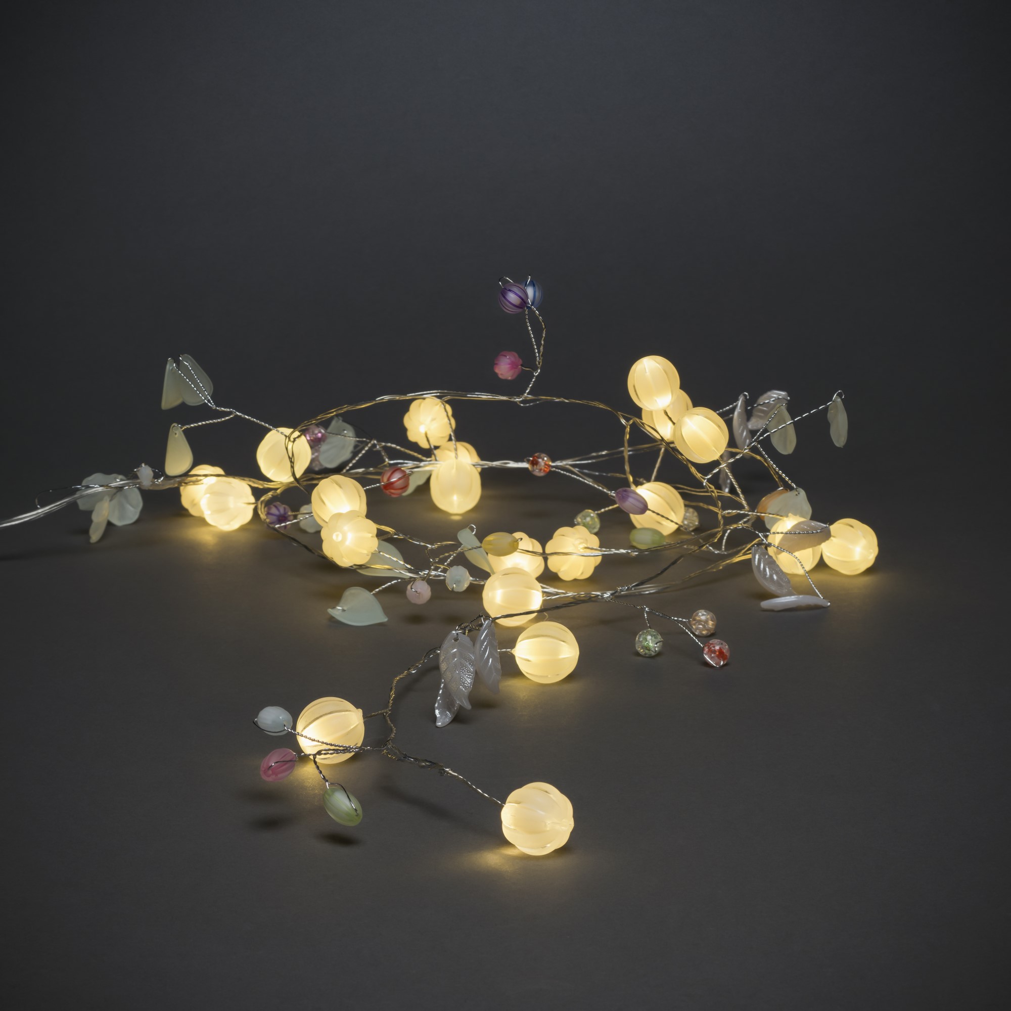 Decoratiune luminoasa  Konstsmide Lanț de lumini cu LED-uri Frunze și fructe, 20 LED-uri alb cald, temporizator 6h, cu baterii 3lm