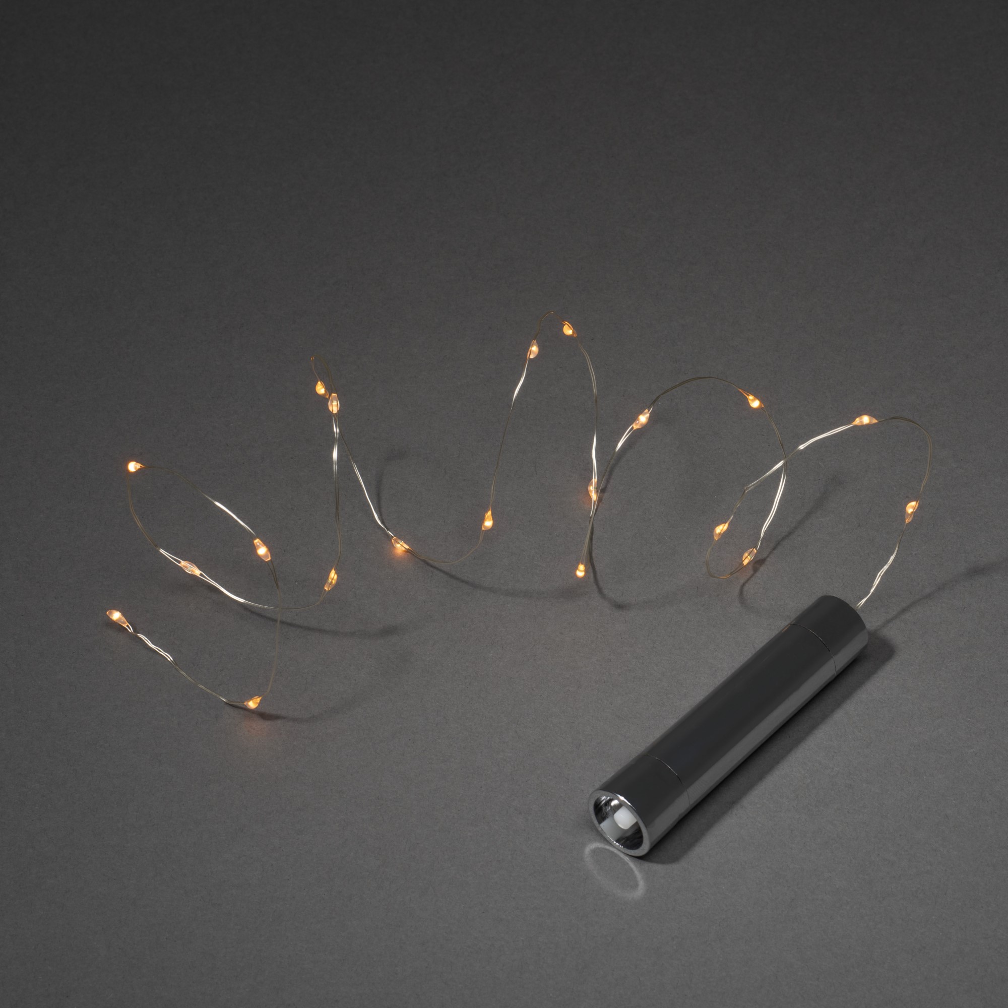 Decoratiune luminoasa Konstsmide Lanț de micro lumini LED pentru sticle, 20 de LED-uri de culoare chihlimbar, cu baterii
