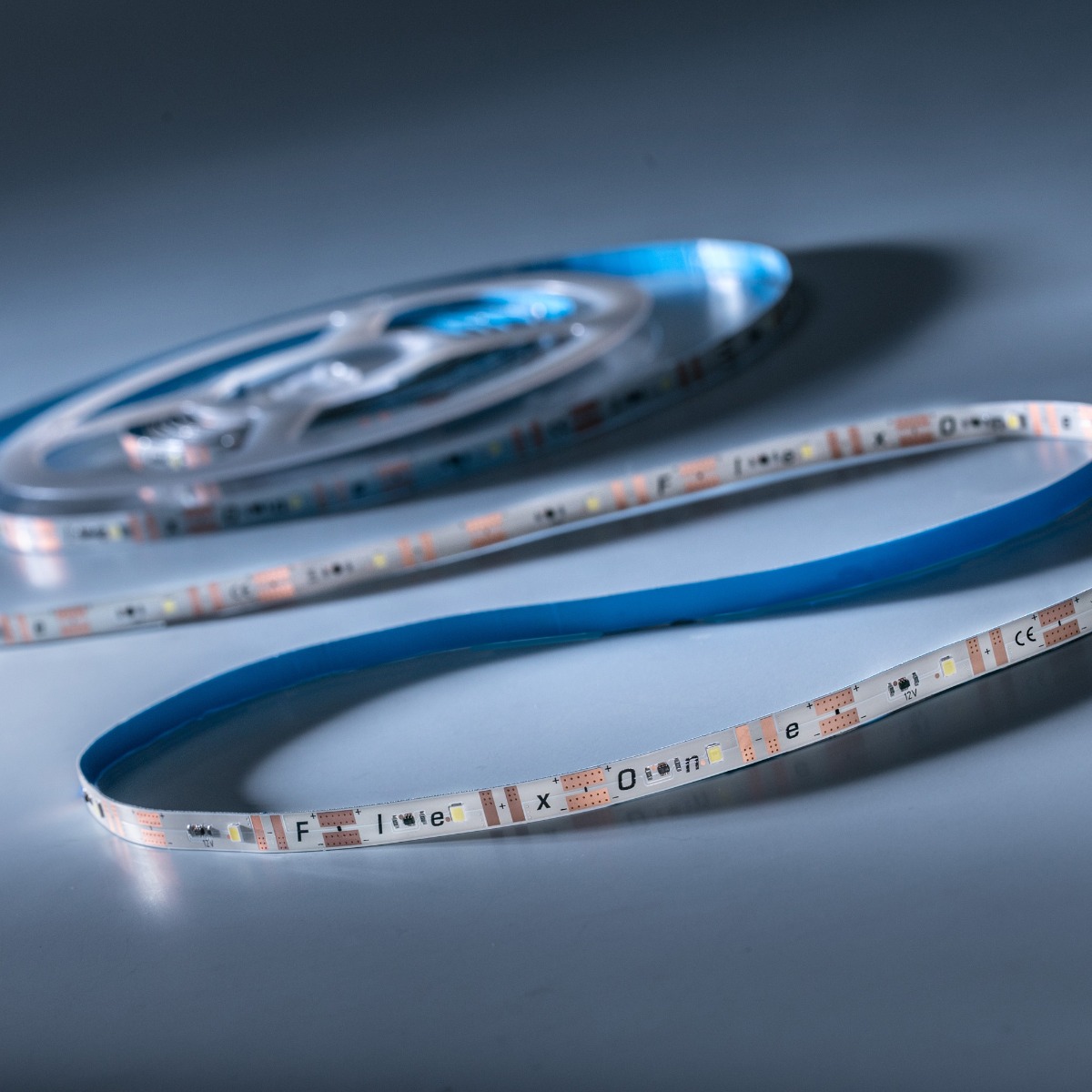 Banda Flexibila Profesionala FlexOne2080 100 LED-uri Samsung alb cald 2700K 12V rola 5m (1218lm/m, 20 LED/m si 16.8W/m)
