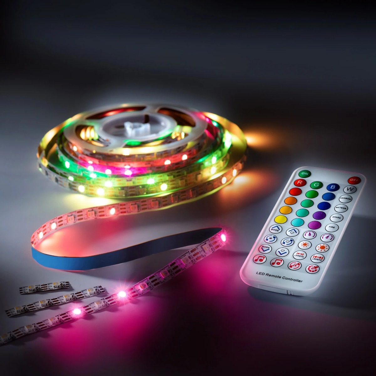 iFlex-RGBW-1080 LED Strip RGB-White CRI80 3000K 1180lm 5V 60 LED-uri controlabile individual / 5m bobină de 5m