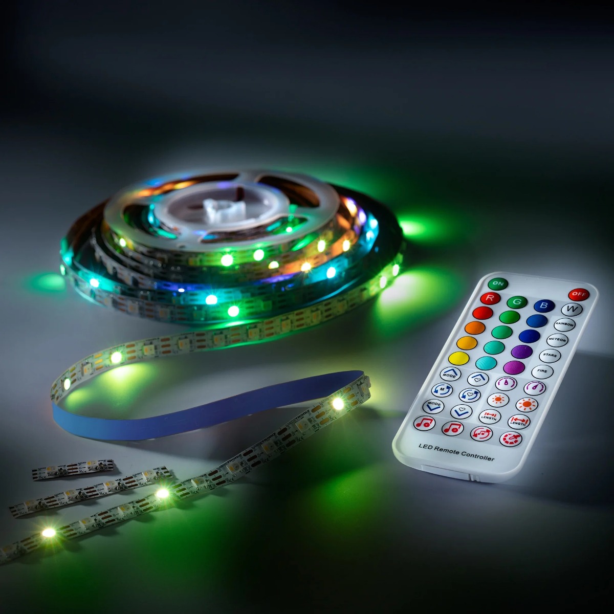 iFlex-RGBW-1080 LED Strip RGB-White CRI80 3000K 1180lm 5V 60 LED-uri controlabile individual / 5m bobină de 5m