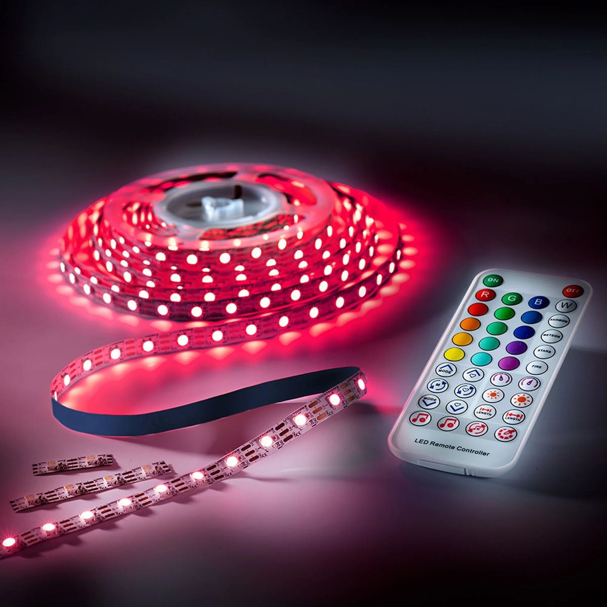 iFlex-RGBW-1080 LED Strip RGB-White CRI80 3000K 1180lm 5V 60 LED-uri controlabile individual / 5m bobină de 5m
