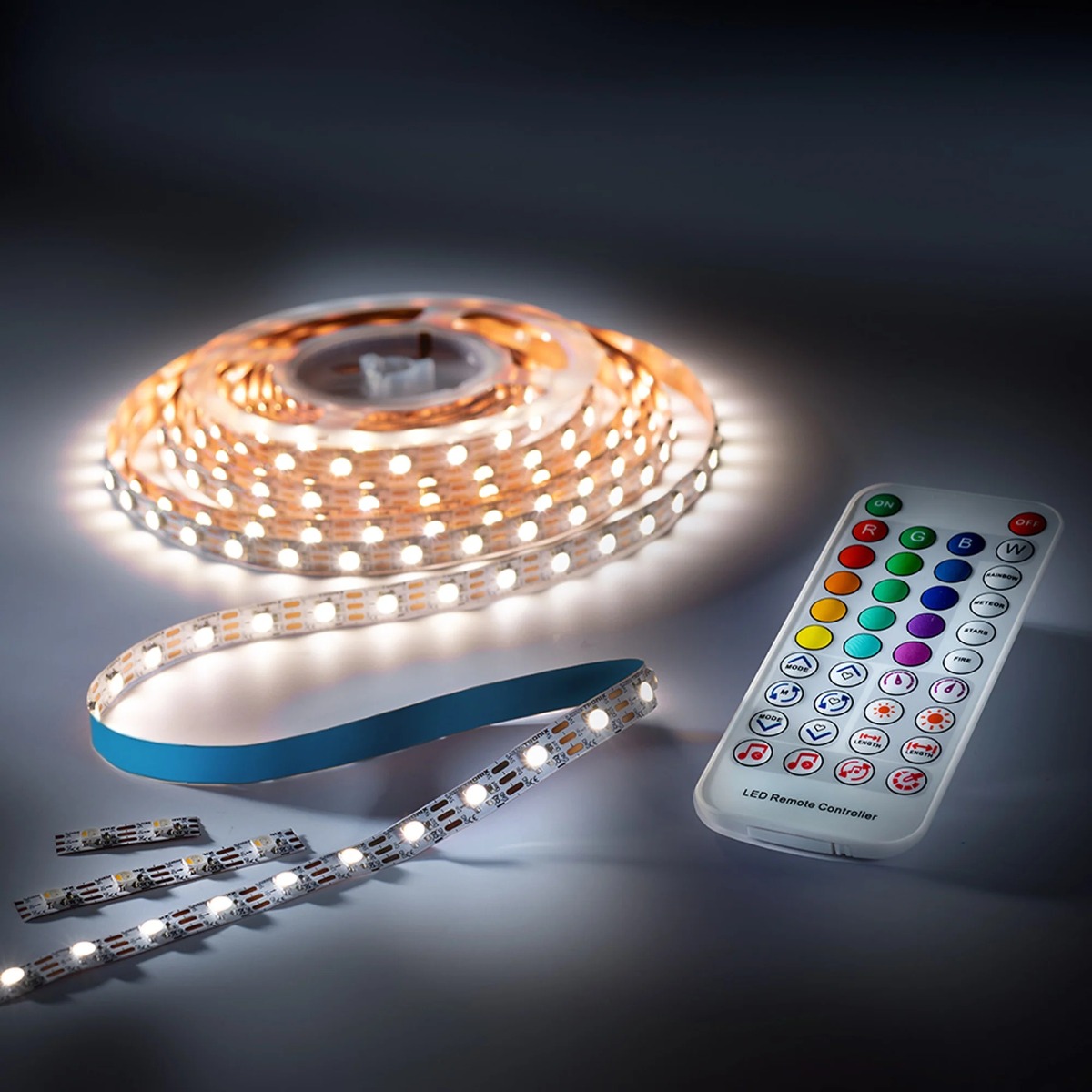 iFlex-RGBW-1080 LED Strip RGB-White CRI80 3000K 1180lm 5V 60 LED-uri controlabile individual / 5m bobină de 5m