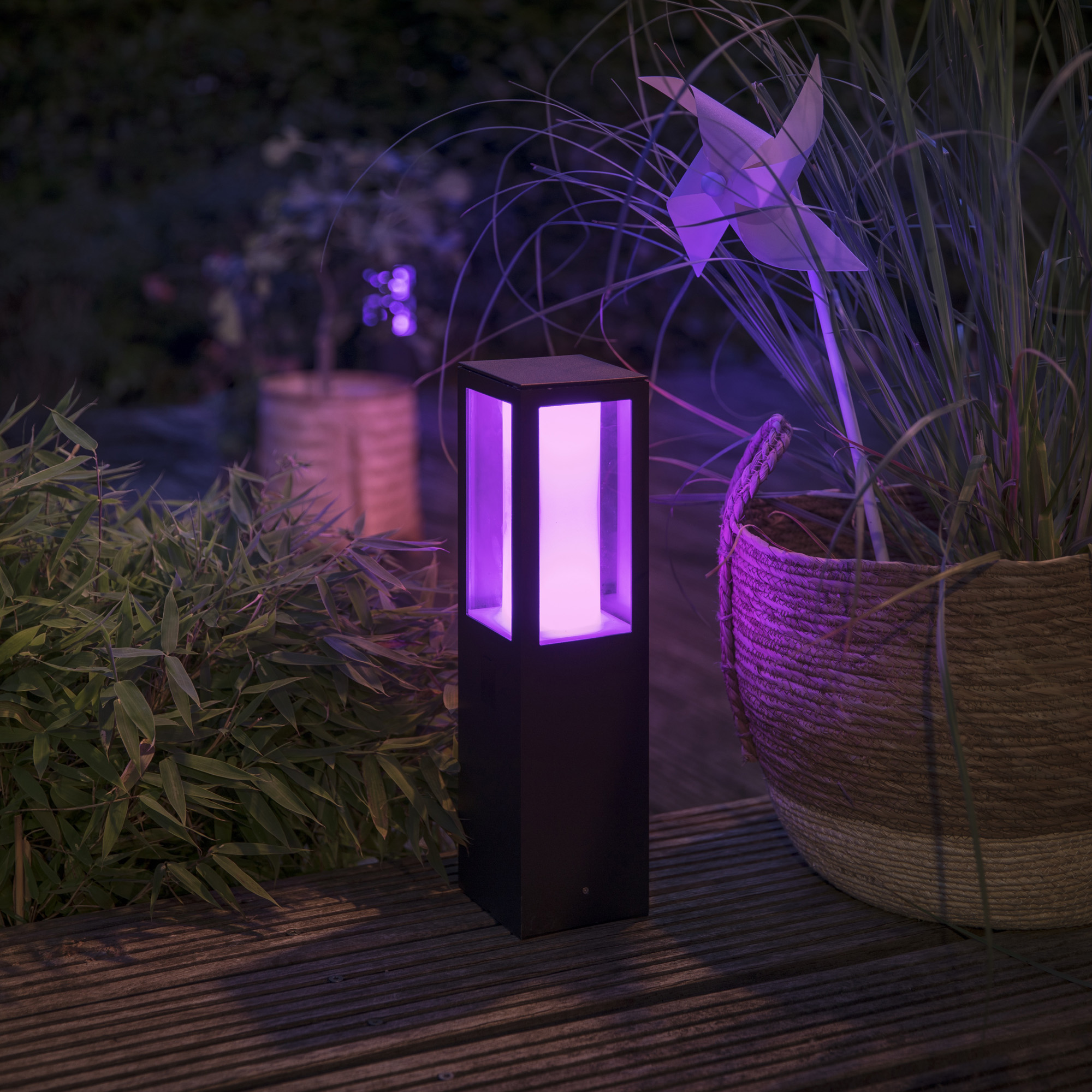 Lampa LED Stalpisor Philips Hue Alb si Culori Impress finisaj negru