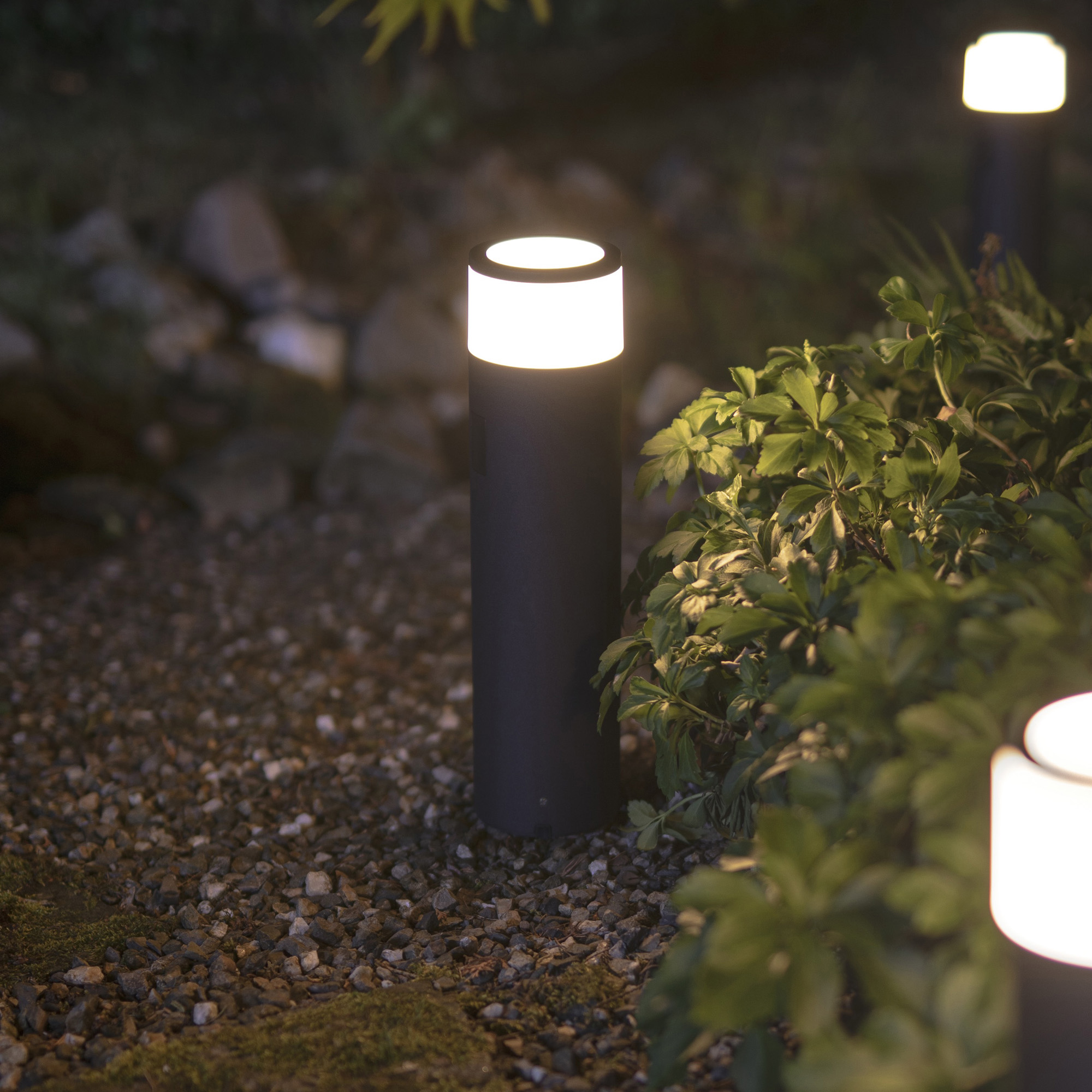 Lampa LED Stalpisor Philips Hue Alb si Culori Calla finisaj negru Extensie
