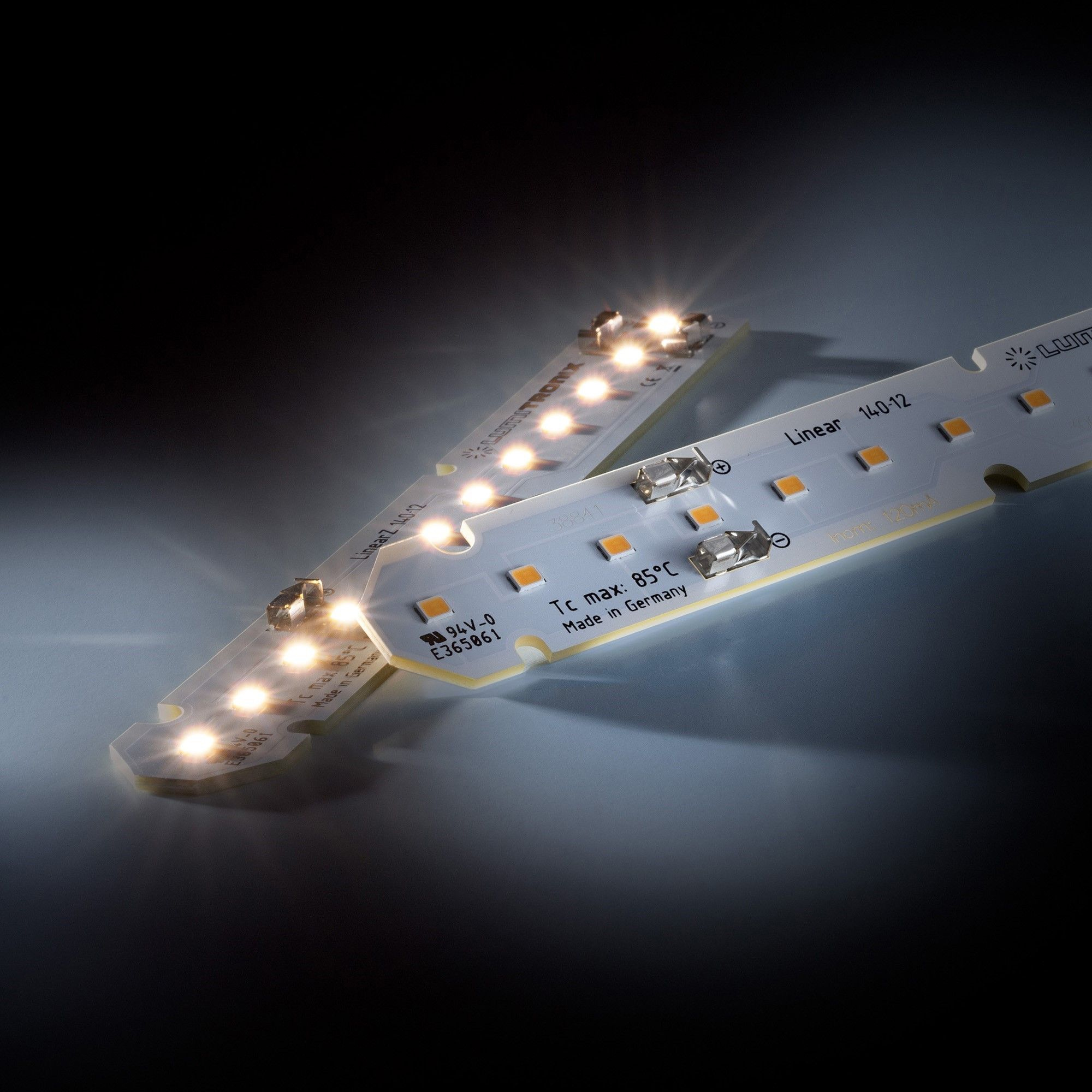 Lumibar-14-3098+ Toshiba-SSC LED Strip Sunlike cu spectru complet CRI98 alb pur 4000K 378lm 175mA 16V 12 LED-uri 14cm modul (2700lm/m 21W/m)