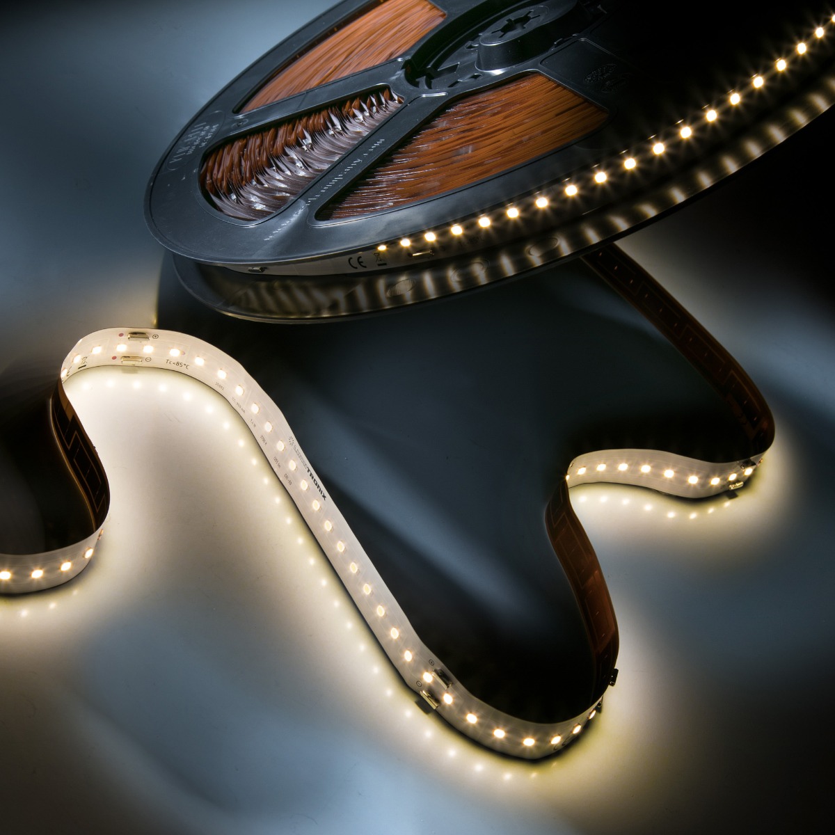 LumiFlex4080 Seoul LED Strip alb pur 4000K CRI80 28500lm 900mA 96 LED-uri/m Bobină de 5,6m (5089lm/m și 26W/m)