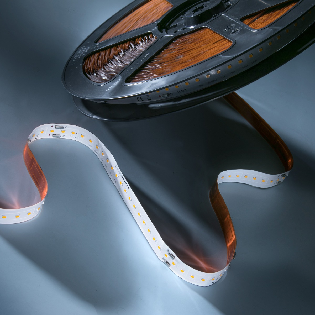 LumiFlex4080 Seoul LED Strip alb cald 3000K CRI80 27600lm 900mA 96 LED-uri/m Bobină de 5,6m (4928lm/m și 26W/m)